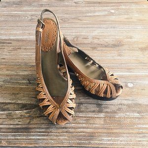 Strappy leather and wood wedge sandal, size 8